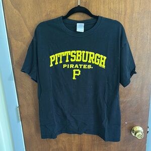 Gildan Pittsburg Pirates Graphic Tee